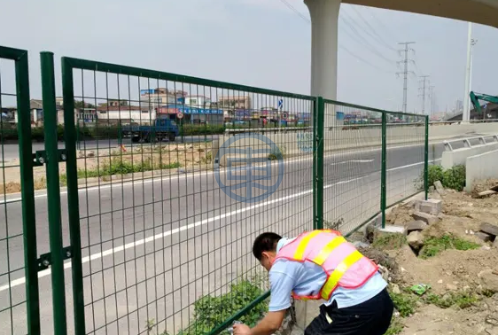 铁丝网围栏